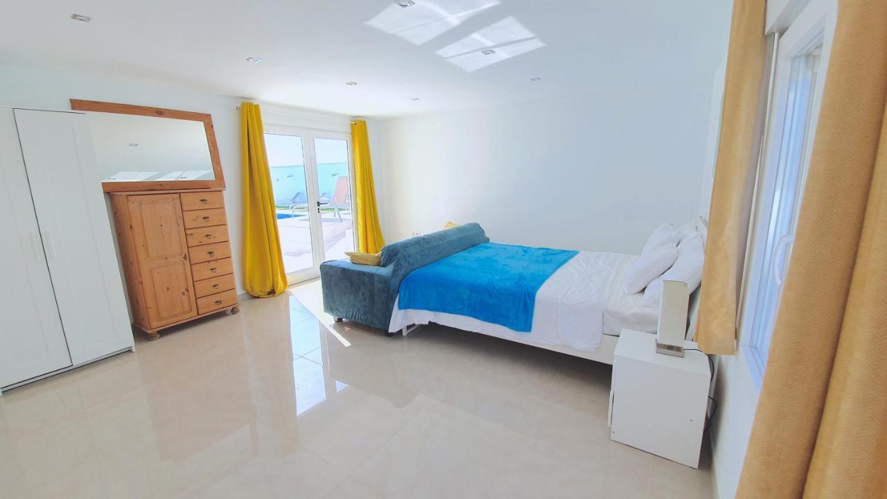 Stunning Sea View Villa With 6 Bedrooms & Heated Pool - Villa Renaissance 普拉亚布兰卡 外观 照片