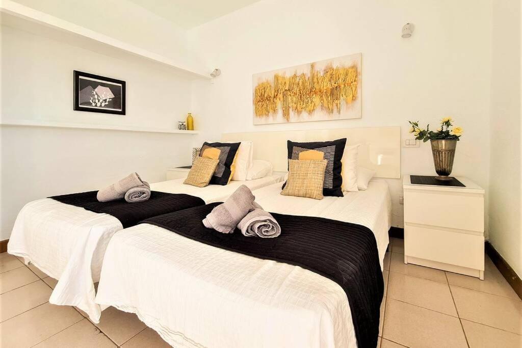 Stunning Sea View Villa With 6 Bedrooms & Heated Pool - Villa Renaissance 普拉亚布兰卡 客房 照片